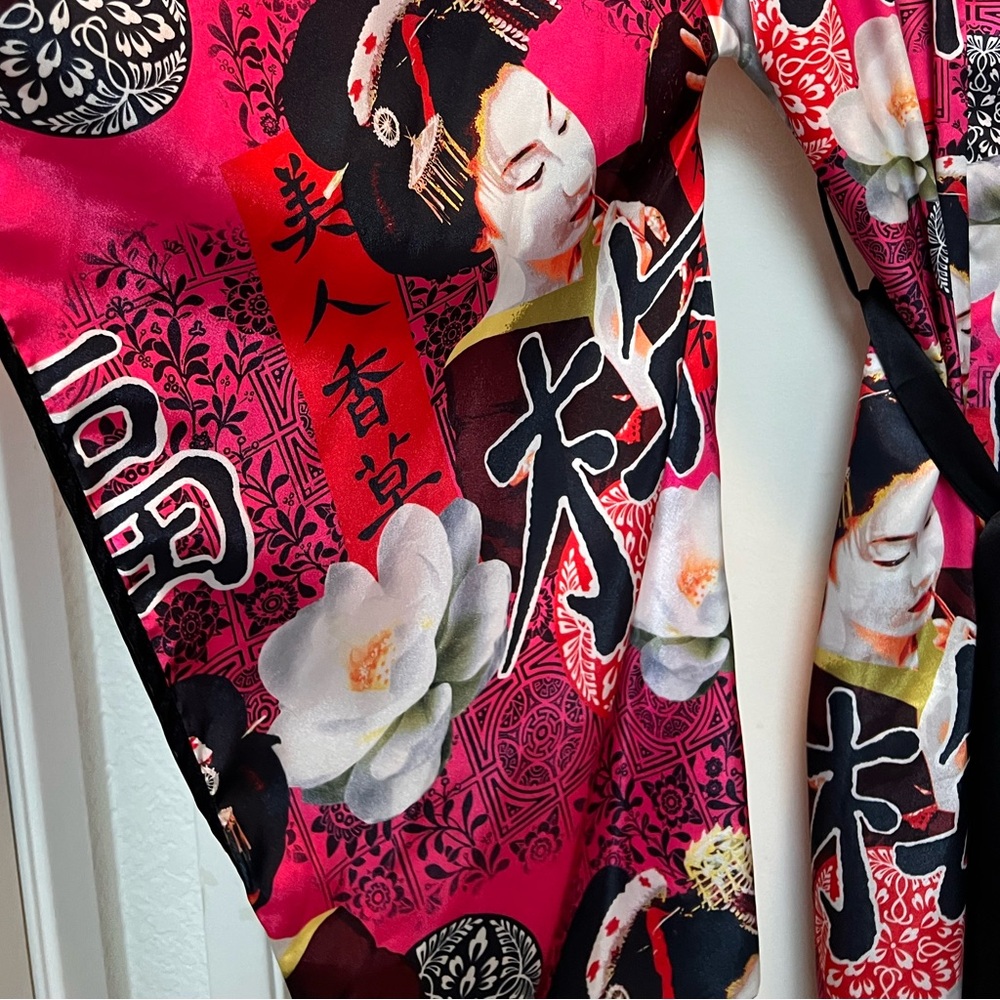 Women’s Vintage pink Kimono!! Beautiful! - Picture 4 of 15